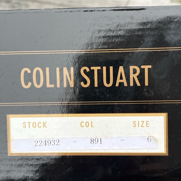 Suede ankle boot. - Picture 6 of 6